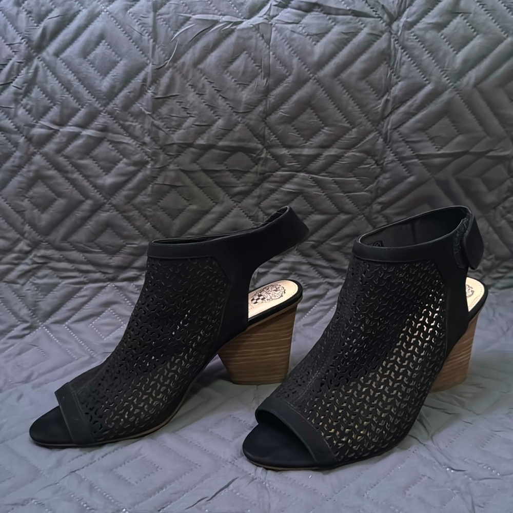 Vince Camuto Peep Toe Dastana Heels Size 11W